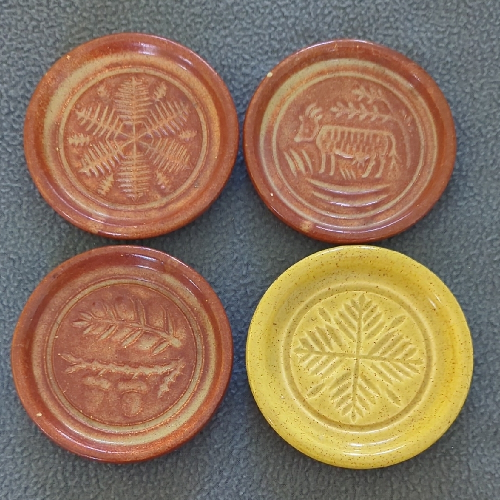 Pigeon Forge Pottery Buttermold Print Round Coasters. Set Of 4.